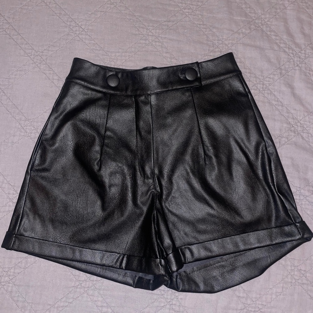 Black leather short